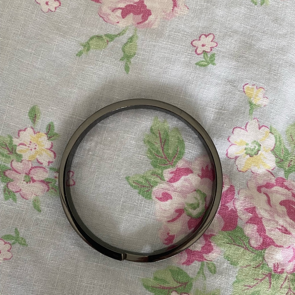 Marc Jacobs Key Chain Bangle - Picture 4 of 9